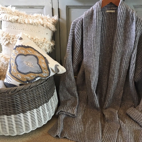 LAST ONE!  Pocketed Long Cardigan Sweater Size XL - Picture 3 of 7